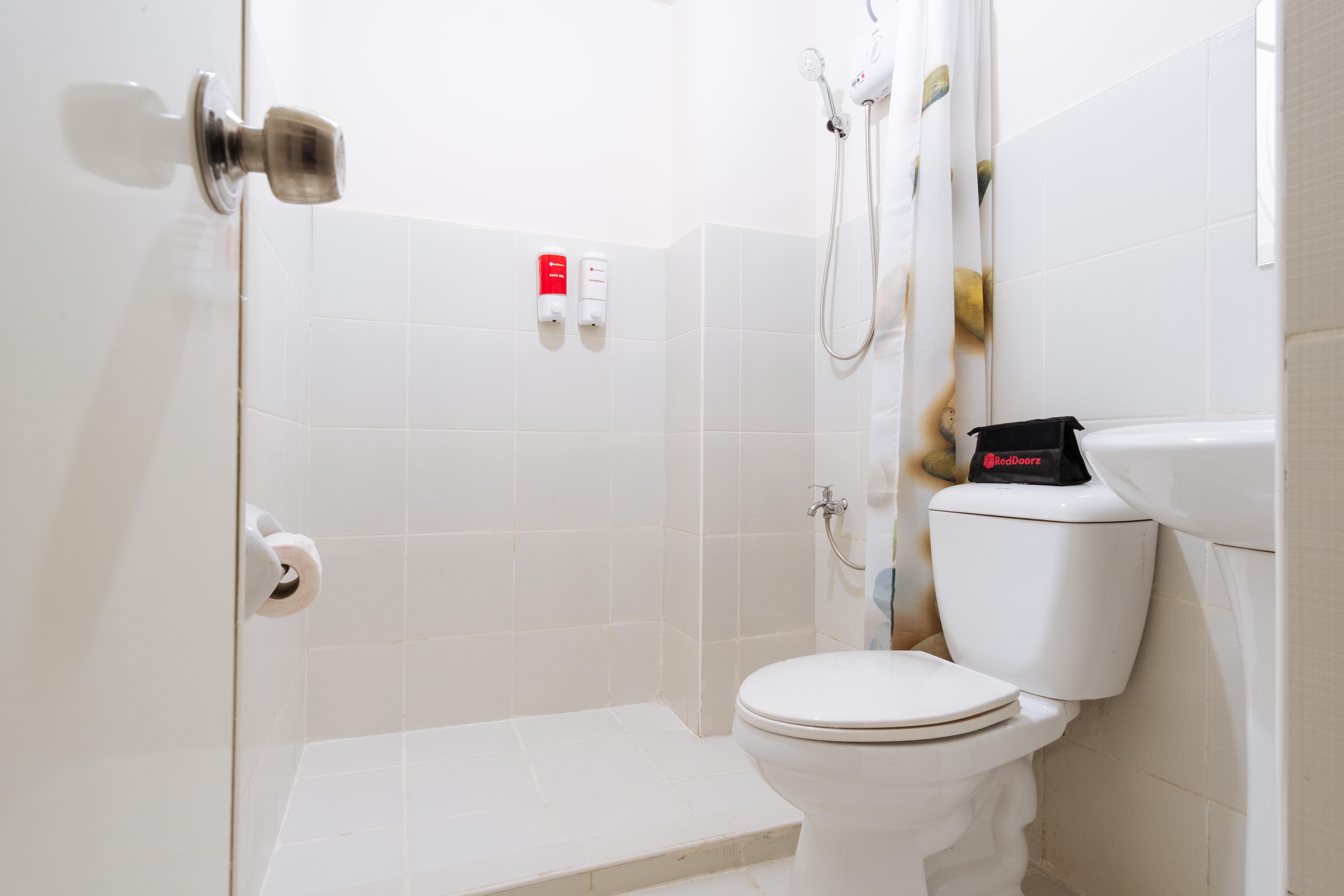 Paranaque City Reddoorz At Kassel Residences Paranaque מראה חיצוני תמונה