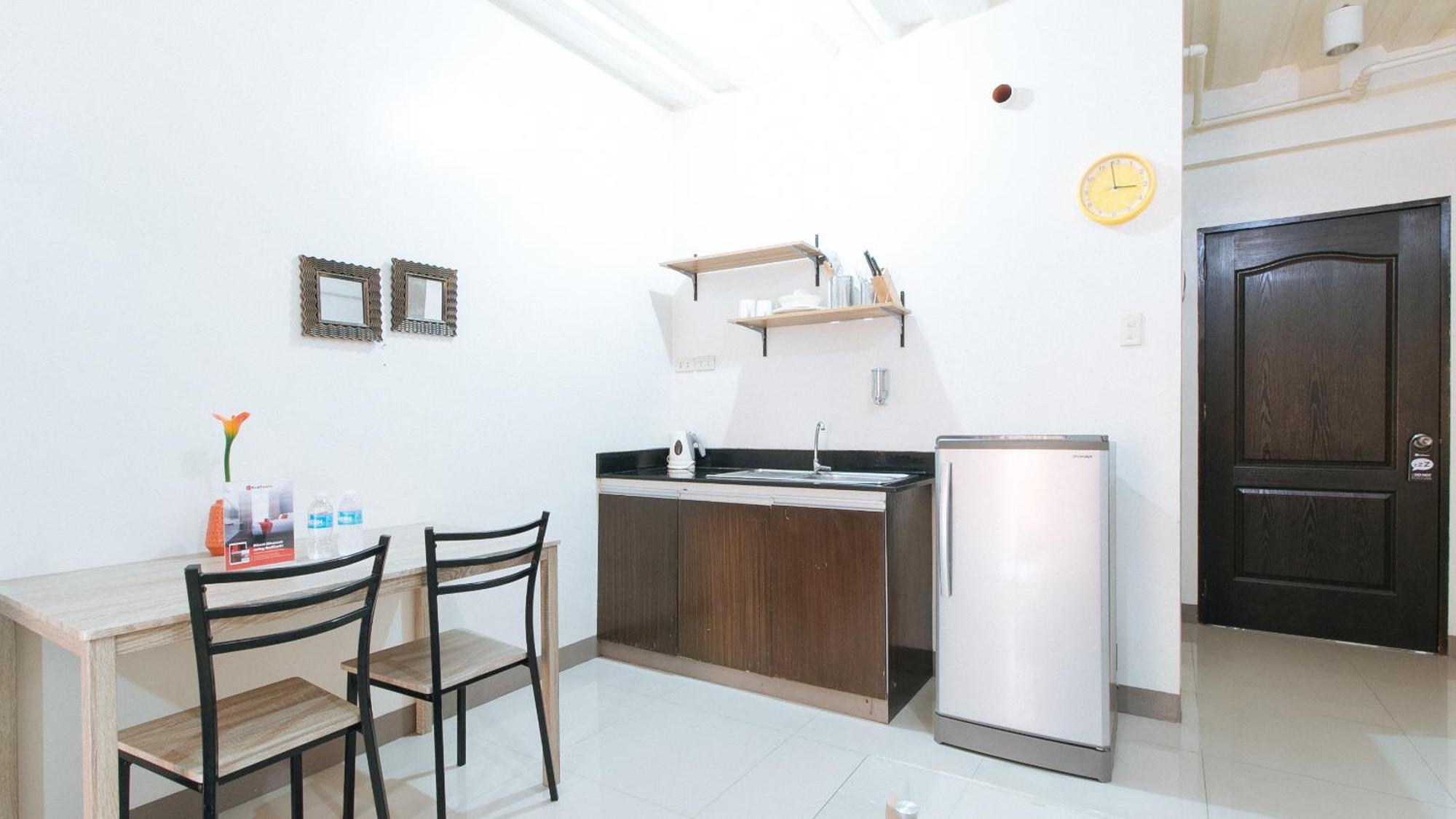 Paranaque City Reddoorz At Kassel Residences Paranaque מראה חיצוני תמונה
