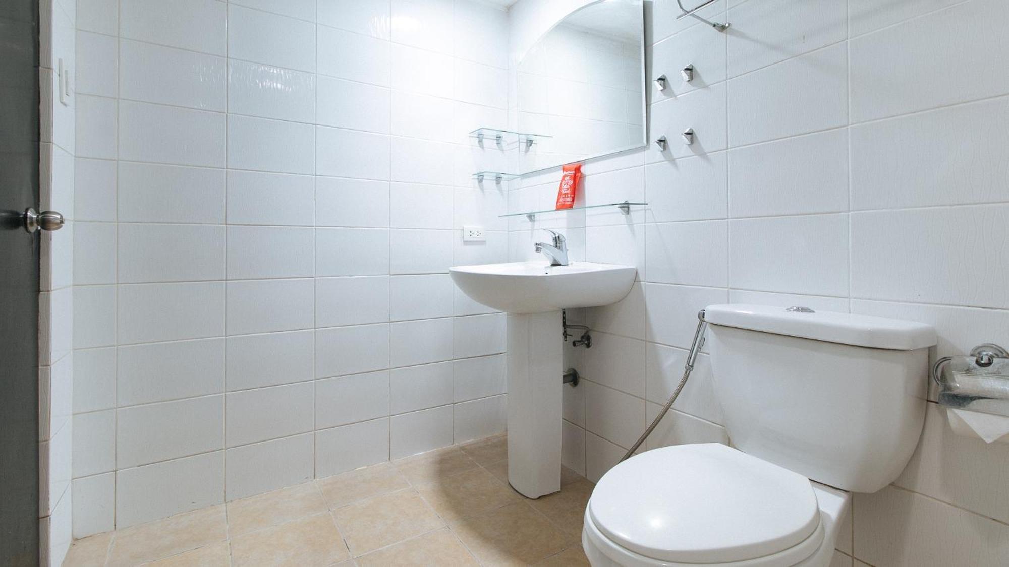 Paranaque City Reddoorz At Kassel Residences Paranaque מראה חיצוני תמונה