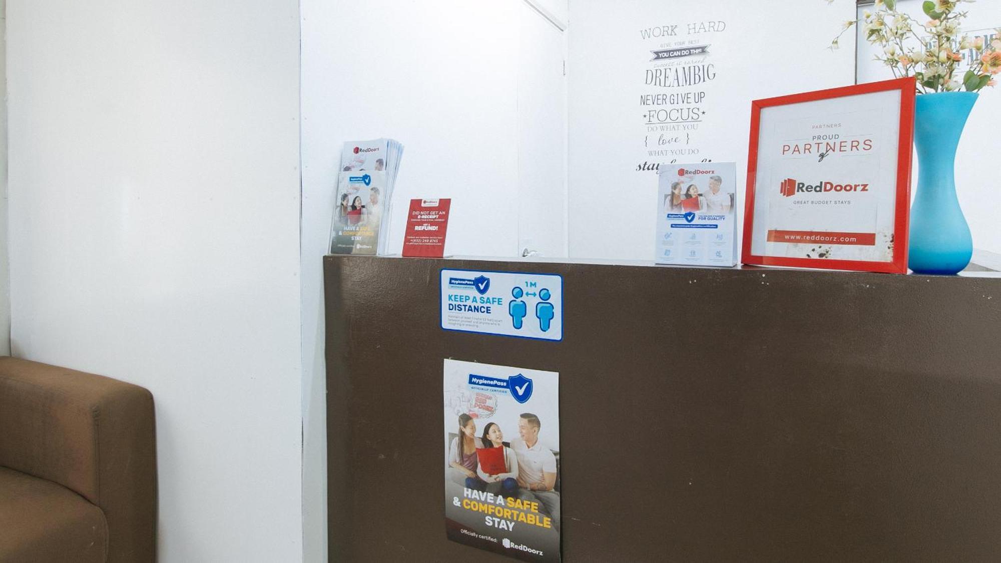 Paranaque City Reddoorz At Kassel Residences Paranaque מראה חיצוני תמונה
