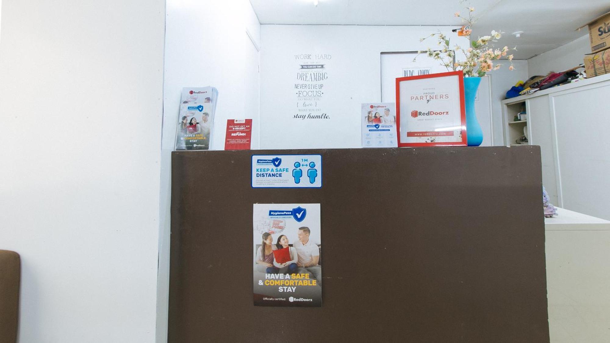 Paranaque City Reddoorz At Kassel Residences Paranaque מראה חיצוני תמונה